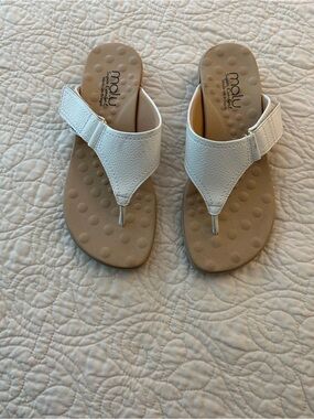 Malu White Leather Thong Sandals